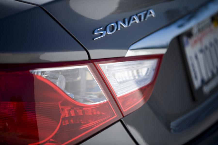  Hyundai Sonata 2010 года  (фото 47 из 162)